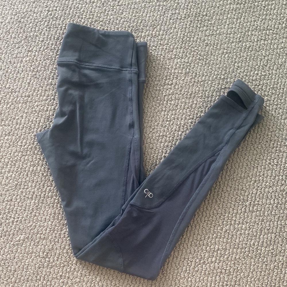 ALO Yoga Coast Leggings in Grey
